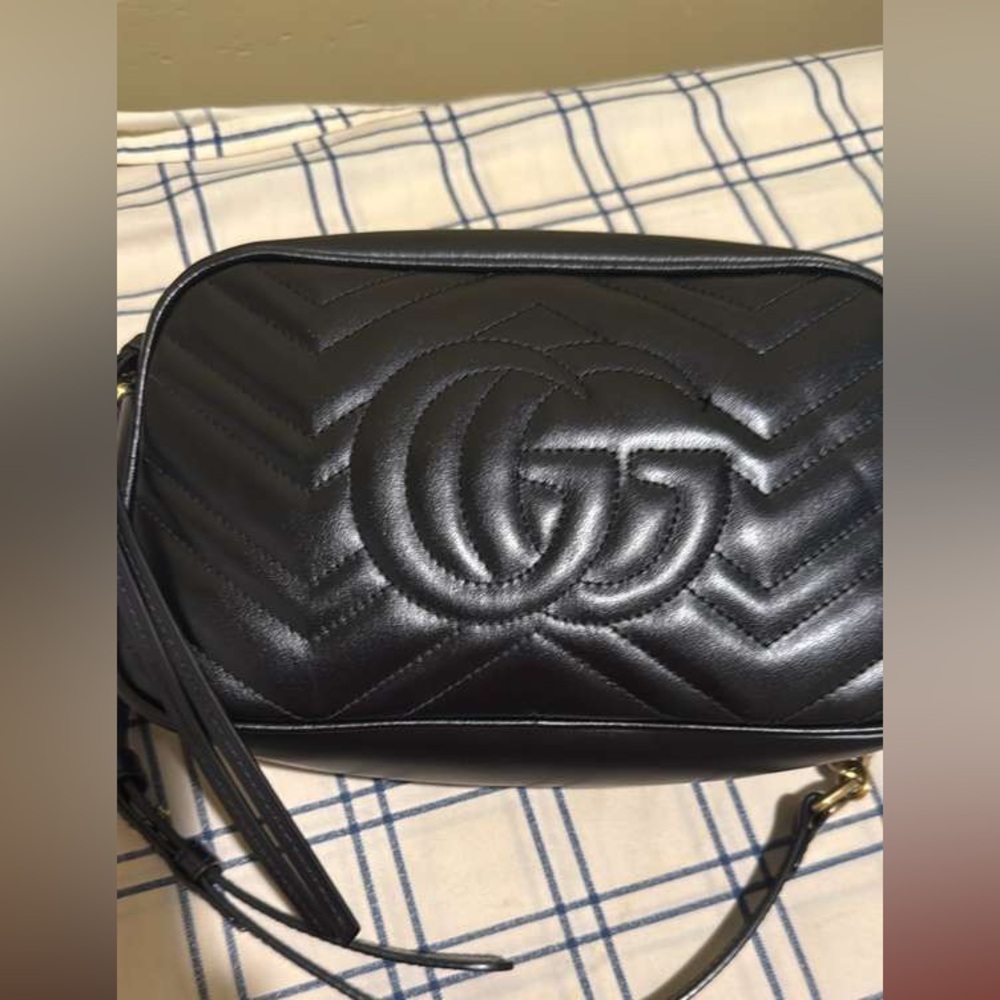 Gucci Marmont Small Matelasse Shoulder Bag - Picture 12 of 13